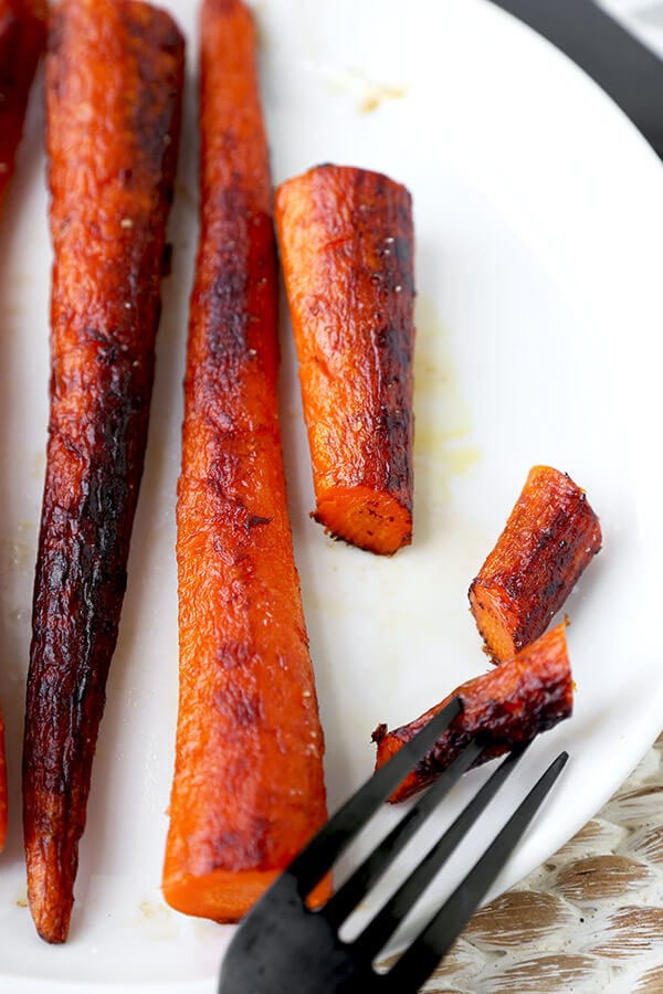 The Best Carrot Steaks - With a meaty bite and a caramelized exterior, these pan-fried carrot steaks can be the focal point of a delicious plant based dinner! vegan dinner recipes, meatless dinner recipe, healthy vegetable recipe, gluten free, vegetarian | pickledplum.com