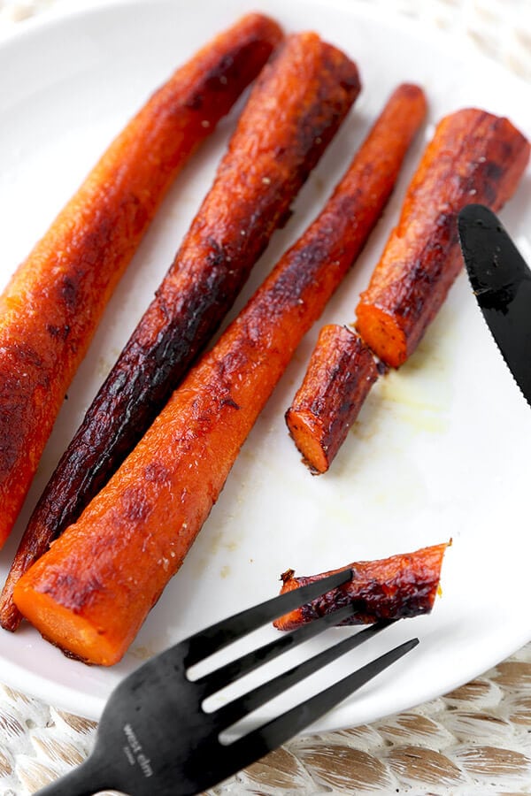 The Best Carrot Steaks - With a meaty bite and a caramelized exterior, these pan-fried carrot steaks can be the focal point of a delicious plant based dinner! vegan dinner recipes, meatless dinner recipe, healthy vegetable recipe, gluten free, vegetarian | pickledplum.com