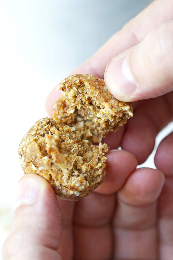 Peanut Butter Protein Balls - These peanut butter protein balls are the perfect mid afternoon pick up snack. No baking is required and only 6 ingredients needed to make these sweet and healthy treats! Plant based recipes, protein balls recipe, healthy vegan snack recipe, healthy peanut butter snack | pickledplum.com