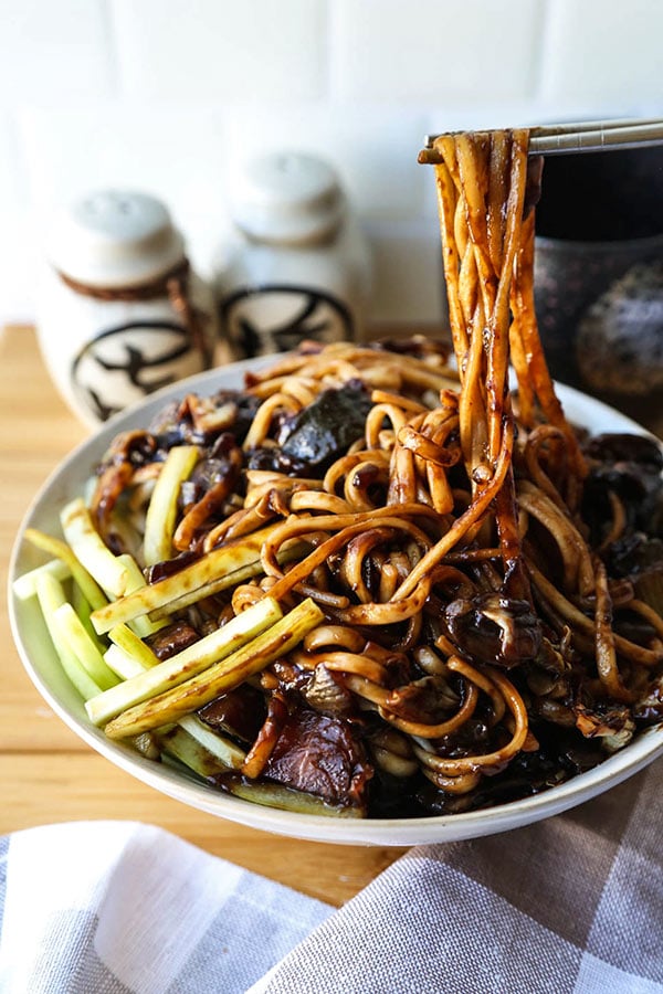 Vegan Jajangmyeon (Korean noodles with black bean sauce) | Pickled Plum ...