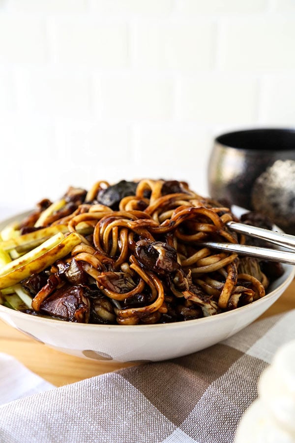 Vegan Jajangmyeon (Korean noodles with black bean sauce) | Pickled Plum ...