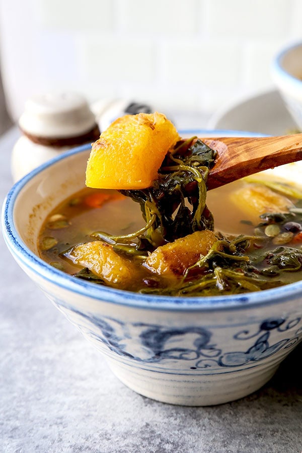 Spicy Kabocha Squash & Adzuki Bean Soup - Sichuan dinner recipes, squash soup recipe, authentic Chinese recipes, Asian dinner recipes, adzuki beans, spicy Asian food, Asian vegetarian recipes, vegetarian appetizers | pickledplum.com