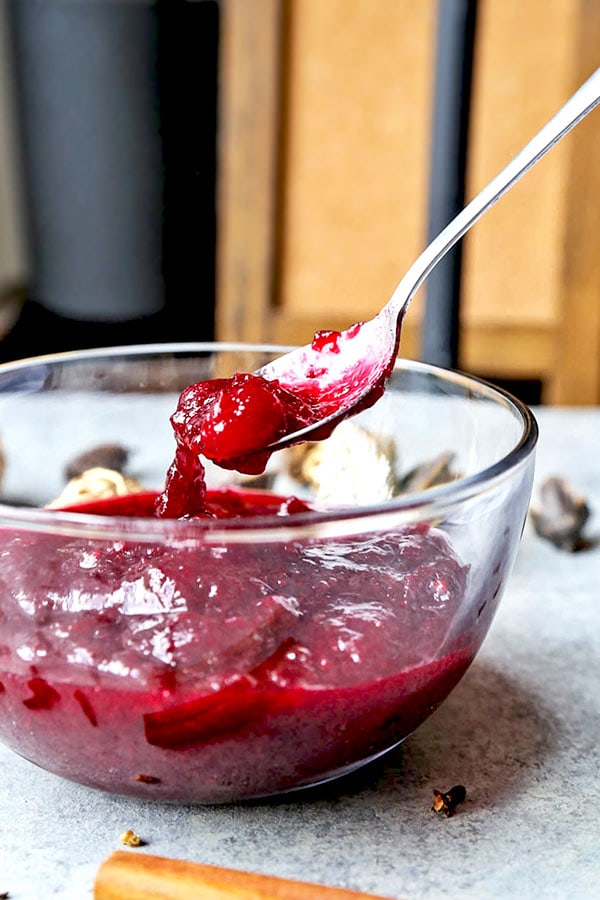 Cranberry Relish - Homemade cranberry relish requires few ingredients and little time and effort to make. It's also healthier, tastier and much prettier!  Cranberry orange relish, easy cranberry relish recipes, healthy and easy holiday recipe, Thanksgiving, Christmas, cranberry sauce | pickledplum.com