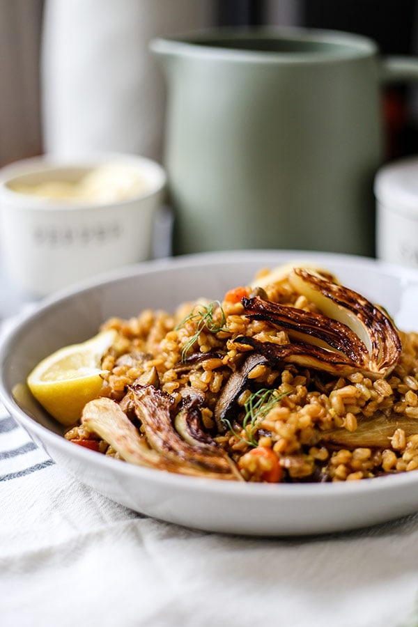 Farro Risotto - This rustic Farro Risotto With Sauteed Mushrooms and Fennel is winter comfort food minus the fat! vegan dinner recipe, plant based, vegetarian healthy recipe, blue zone | pickledplum.com