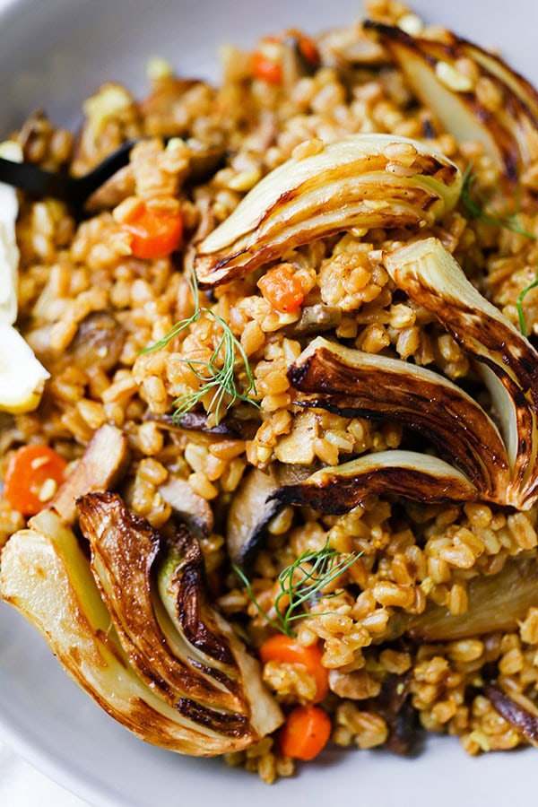 Farro Risotto - This rustic Farro Risotto With Sauteed Mushrooms and Fennel is winter comfort food minus the fat! vegan dinner recipe, plant based, vegetarian healthy recipe, blue zone | pickledplum.com