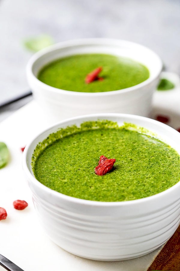 Green Detox Soup - Including cleansing dishes into your regular diet can be beneficial for weight management. vegan soup recipes, detox cleanse soup, watercress recipe, healthy vegan appetizers, vegetarian soup dinner, spinach soup plant based | pickledplum.com