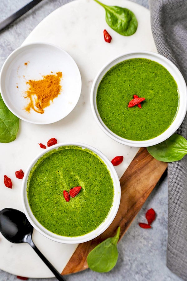 Green Detox Soup - Including cleansing dishes into your regular diet can be beneficial for weight management. vegan soup recipes, detox cleanse soup, watercress recipe, healthy vegan appetizers, vegetarian soup dinner, spinach soup plant based | pickledplum.com