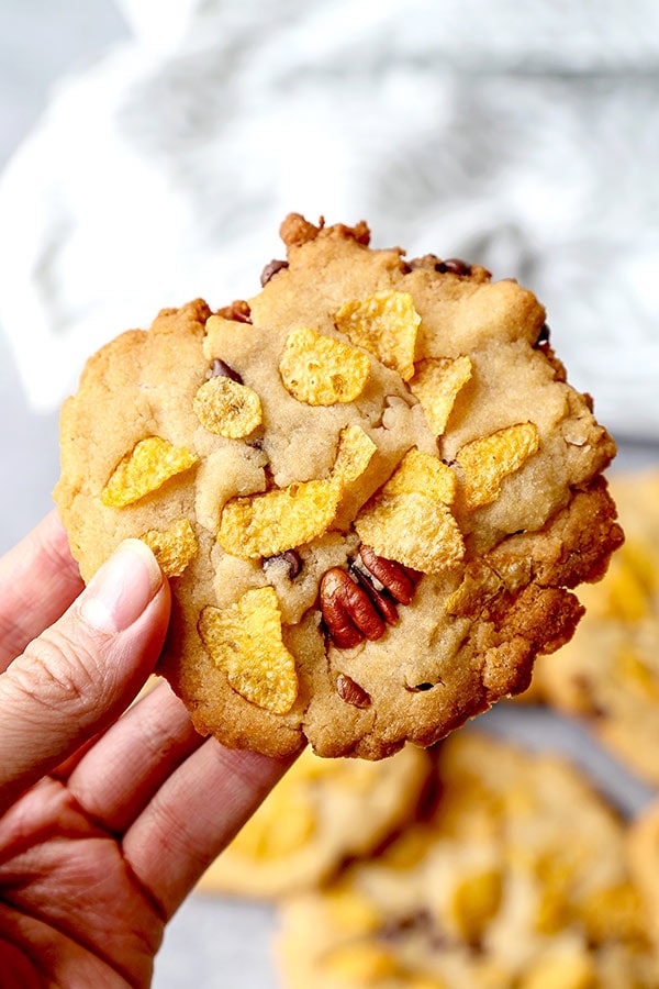 Honey Sweetened Cornflake Cookies - rice flour cookies, sugarless cookies, all natural cookies, healthy cookie recipes, Christmas cookie, Thanksgiving dessert, holiday treat, cookies and milk, chocolate chip cookie recipe | pickledplum.com