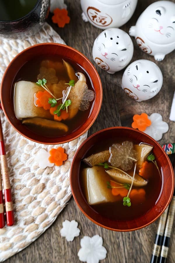 Ozoni - Japanese New Year Mochi Soup (お雑煮 ) - Japanese recipes, Asian soups, healthy Japanese food, traditional, mochi rice cakes | pickledplum.com