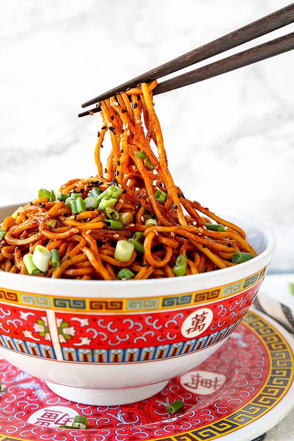 Aromatic Sour Egg Noodles - Food lovers, you will get a kick out of this dish! Chinese food recipes, Asian noodle recipes, Easy Chinese recipes, egg noodle recipes, healthy Asian dinner recipes | pickledplum.com