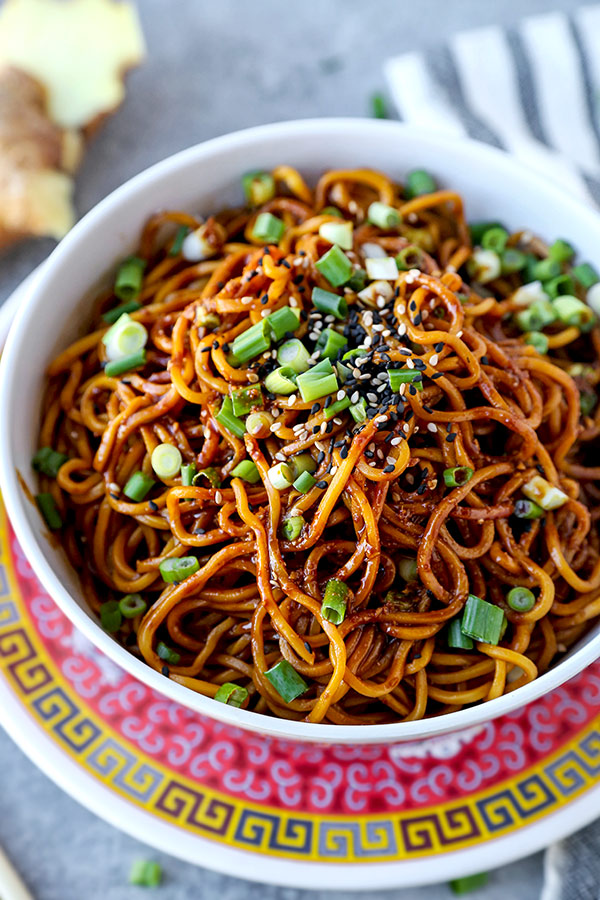 Aromatic Sour Egg Noodles - Food lovers, you will get a kick out of this dish! Chinese food recipes, Asian noodle recipes, Easy Chinese recipes, egg noodle recipes, healthy Asian dinner recipes | pickledplum.com