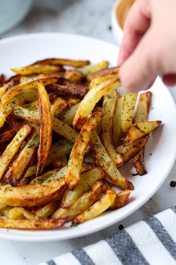 The Best Air Fryer French Fries - A healthy air fryer fries recipe (vegan) that makes a perfect easy homemade meal for those looking to loose weight - but not flavor! #airfryer #healthyeating #healthyliving #recipeoftheday | pickledplum.com