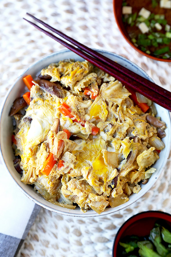 Vegetable Oyakodon - Bring this traditional Japanese dish to your kitchen - minus the chicken! This oyakodon recipe is packed with vegetabes and light enough that you can go for seconds, guilt-free! #japanesefood #healthyrecipes #rice #healthyeating | pickledplum.com