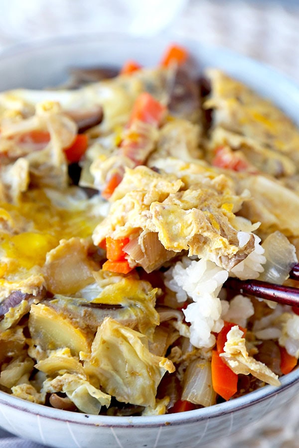 Vegetable Oyakodon - Bring this traditional Japanese dish to your kitchen - minus the chicken! This oyakodon recipe is packed with vegetabes and light enough that you can go for seconds, guilt-free! #japanesefood #healthyrecipes #rice #healthyeating | pickledplum.com