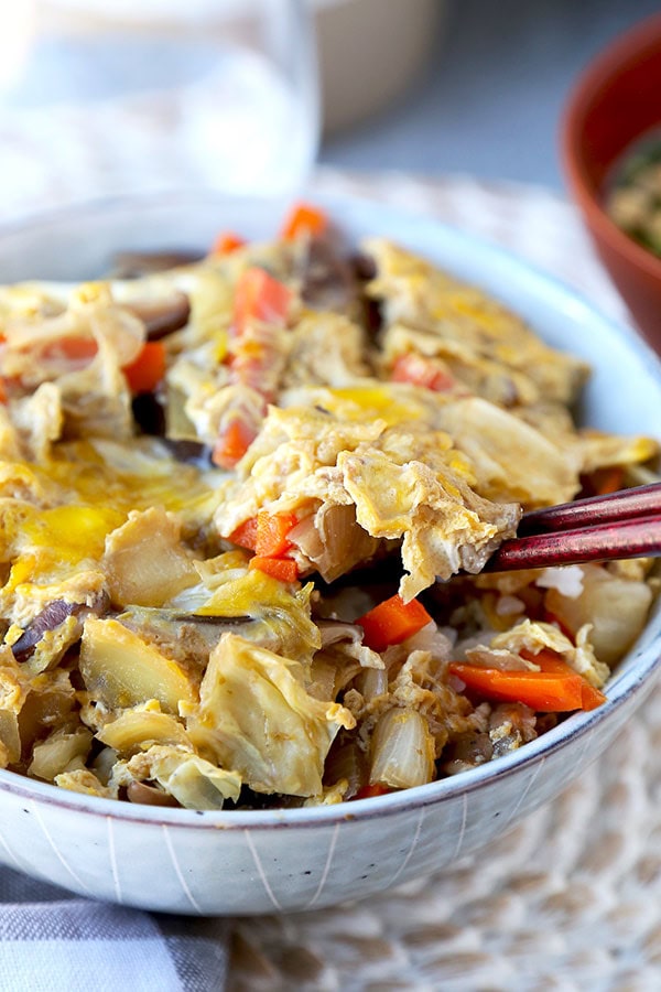 Vegetable Oyakodon - Bring this traditional Japanese dish to your kitchen - minus the chicken! This oyakodon recipe is packed with vegetabes and light enough that you can go for seconds, guilt-free! #japanesefood #healthyrecipes #rice #healthyeating | pickledplum.com