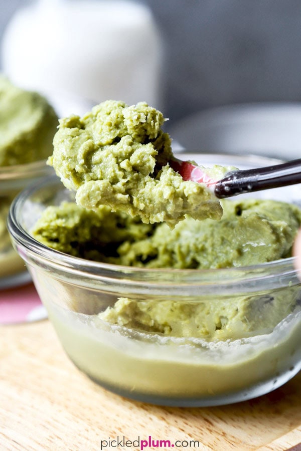 Matcha Ice Cream - Did you know it only takes 6 ingredients to make creamy matcha ice cream at home? And you don't even need an ice cream machine to make it. The result is restaurant quality green tea ice cream your entire family will love! Easy, no churn, Japanese dessert | pickledplum.com