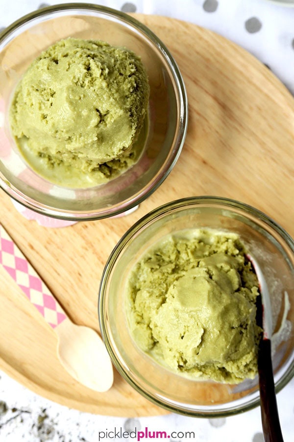 Matcha Ice Cream - Did you know it only takes 6 ingredients to make creamy matcha ice cream at home? And you don't even need an ice cream machine to make it. The result is restaurant quality green tea ice cream your entire family will love! Easy, no churn, Japanese dessert | pickledplum.com