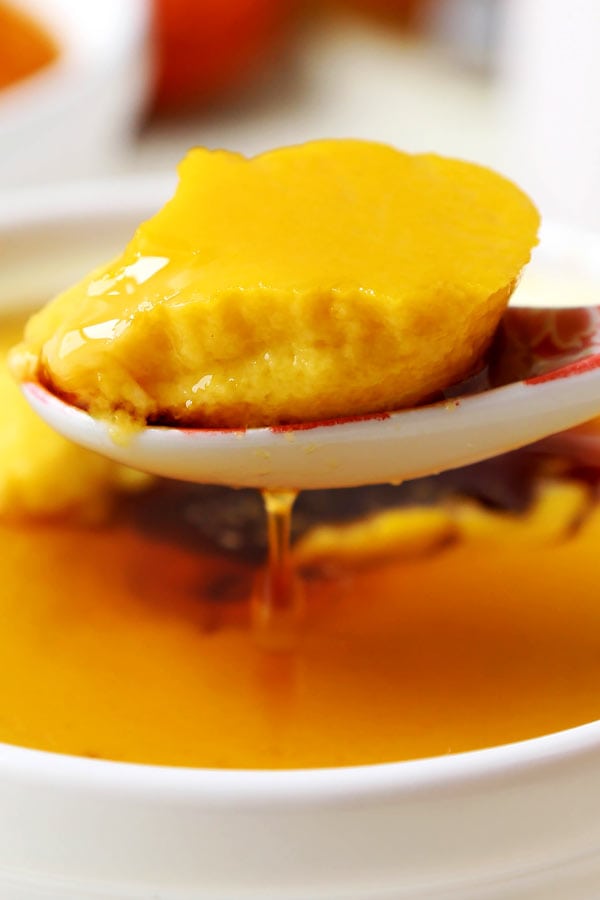 Japanese Style Pumpkin Pudding (Kabocha Purin) - A healthier and easy recipe for the best pumpkin pudding! With a flan-like texture, this deliciously sweet and eggy kabocha pumpkin is gluten-free and dairy-free! Perfect for kids and adults who are lactose or gluten intolerant. It's a fun, low carb dessert your entire family will enjoy! #thanksgivingfood #healthydessert #kabochasquash #japanesefood #homemade | pickledplum.com