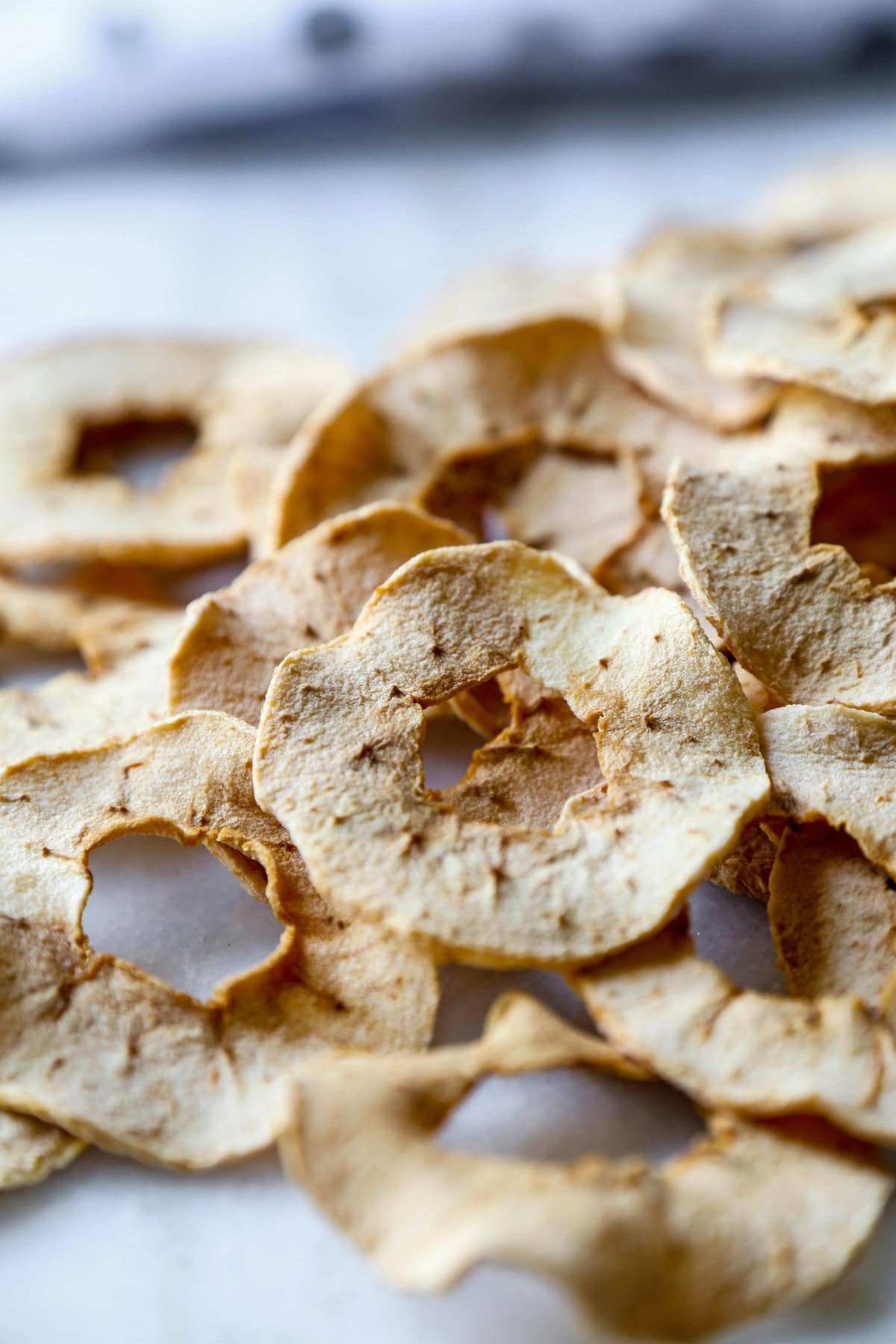 sliced baked apple chips