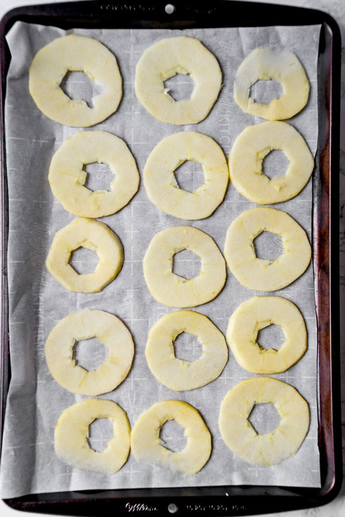 sliced apple rings