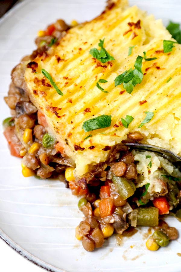 Vegan Shepherd's Pie - A Comfort Classic! - Vegan Huggs