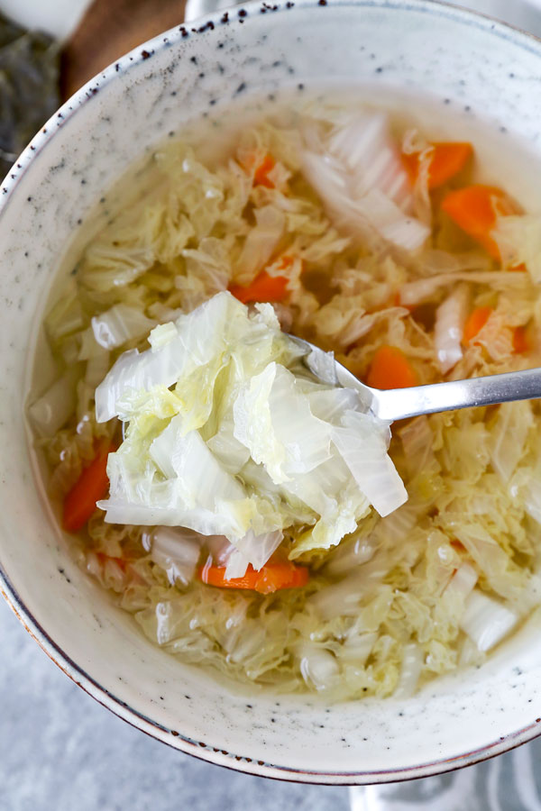 This 3-ingredient healthy weight-loss Cabbage Soup With Kombu Dashi is flavor packed and ready in 25 mins. Great for when you need a little detox! #fatburning #simple #detox #weightloss #healthyrecipe #cabbagesoup #vegan #vegetarian | pickledplum.com
