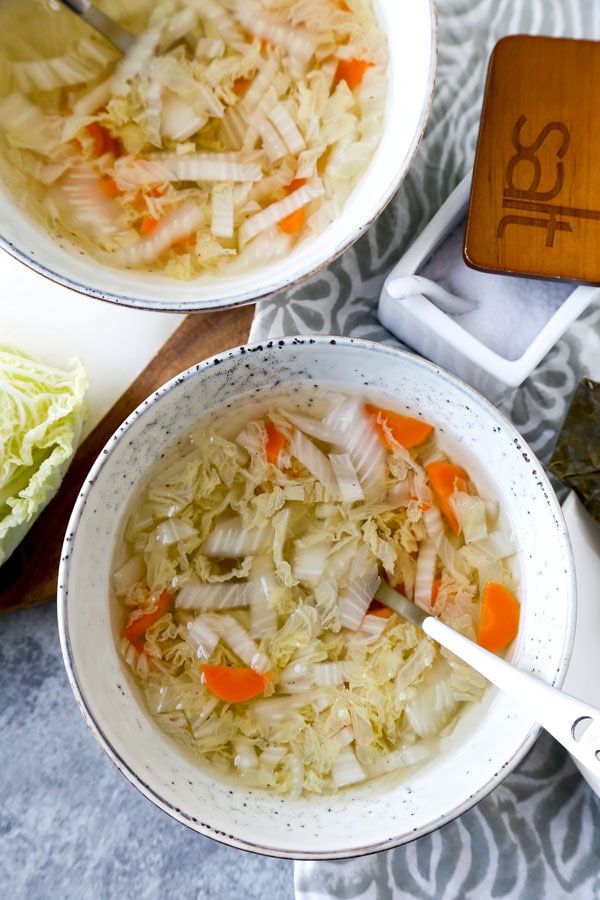 This 3-ingredient healthy weight-loss Cabbage Soup With Kombu Dashi is flavor packed and ready in 25 mins. Great for when you need a little detox! #fatburning #simple #detox #weightloss #healthyrecipe #cabbagesoup #vegan #vegetarian | pickledplum.com