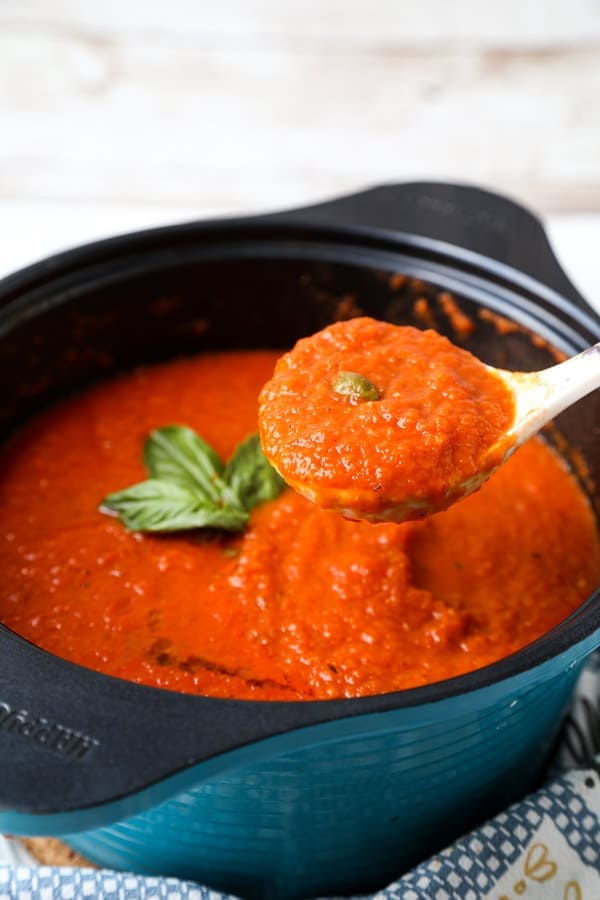 Ladle with tomato sauce | pickledplum.com