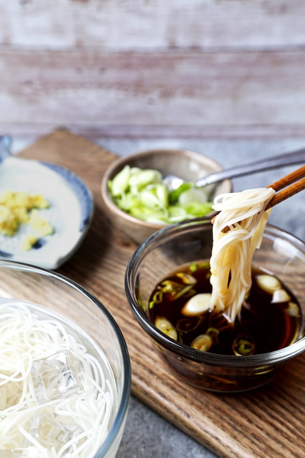 somen noodles with dipping sauce | pickledplum.com