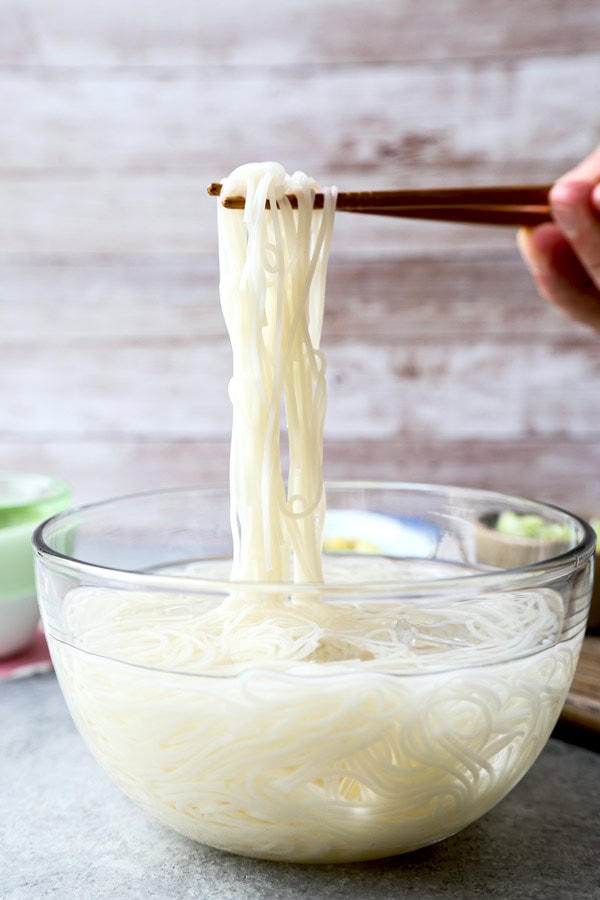 Chilled somen noodles recipe | pickledplum.com