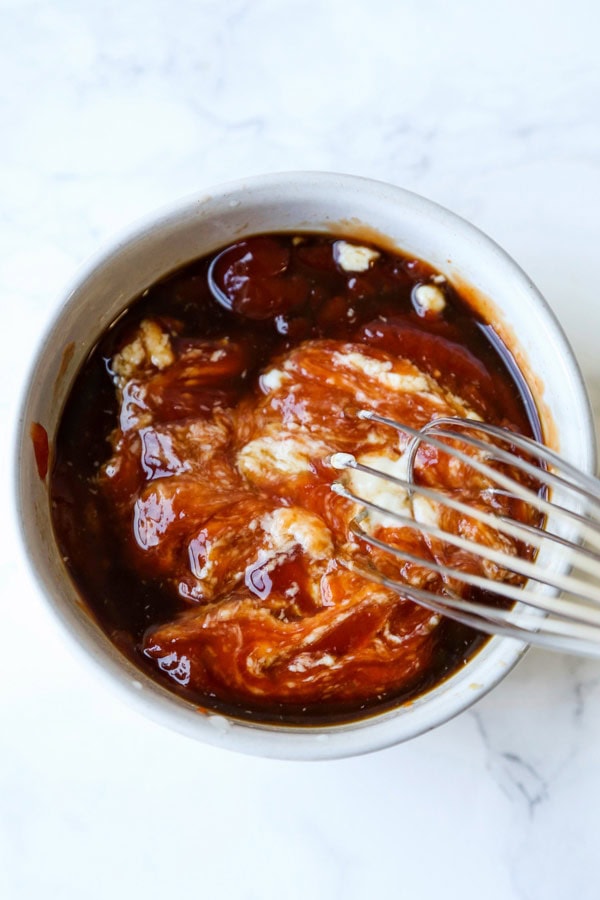 ingredients for homemade cocktail sauce | pickledplum.com