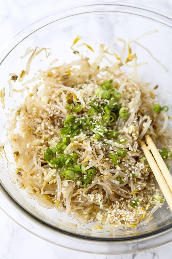Come fare coreano germogli di soia insalata