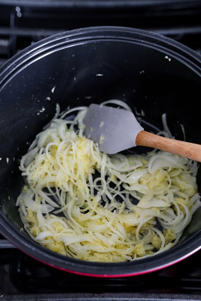 sliced onion cooking