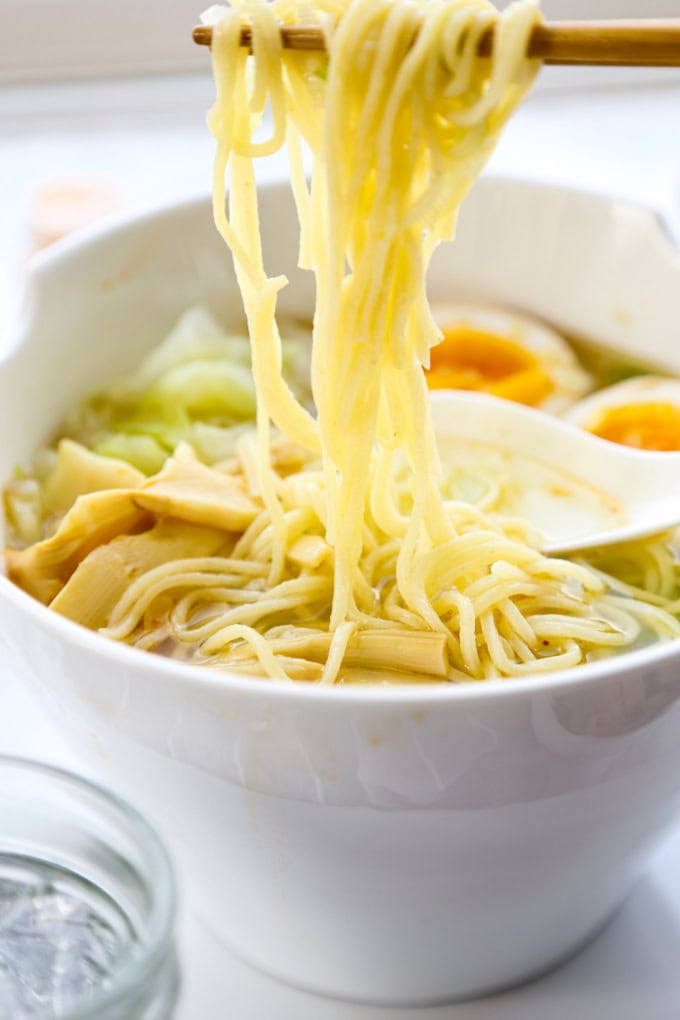 https://pickledplum.com/wp-content/uploads/2020/04/shio-ramen-2-680x1020.jpg