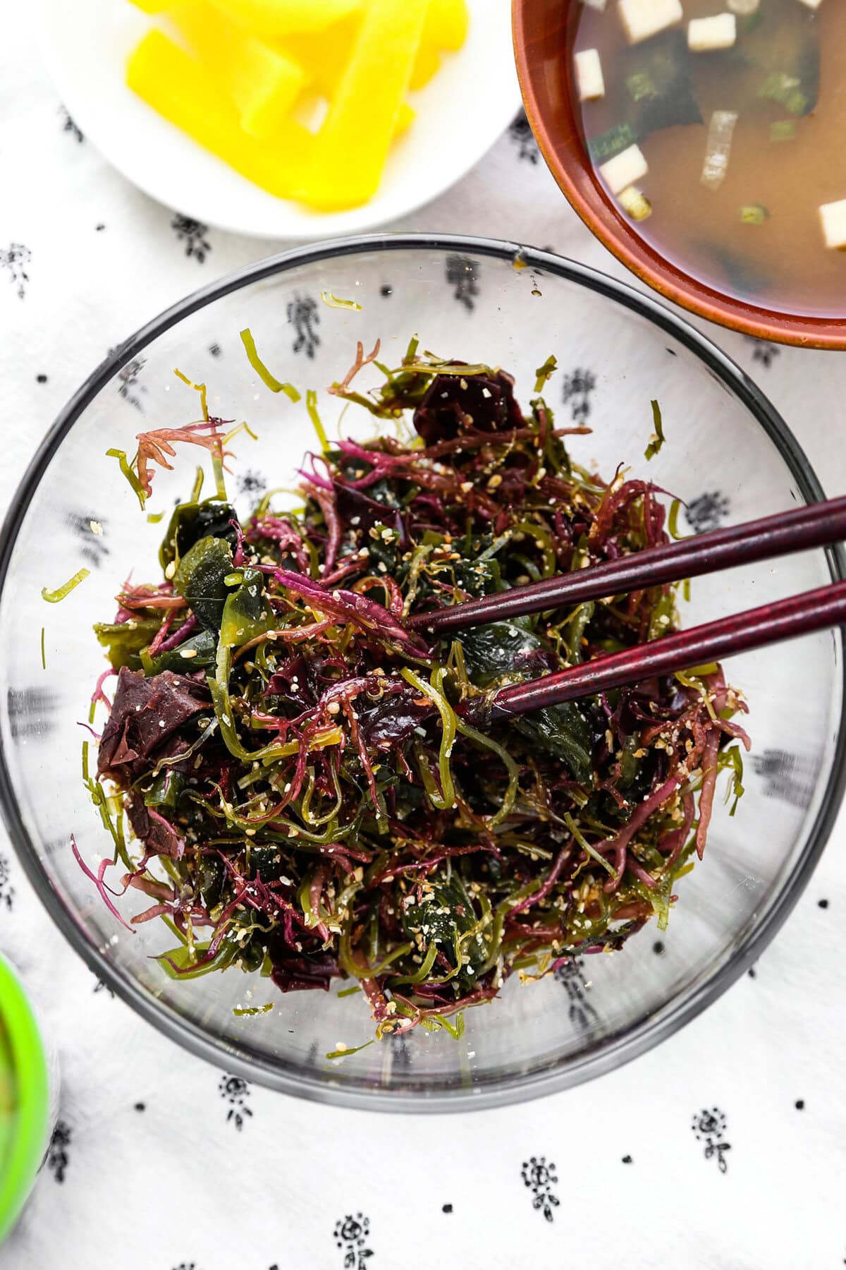 seaweed salad sushi