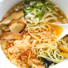 Ramen Vegan cu Tahini și Dashi