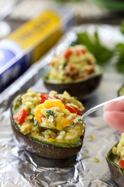 scoop baked egg avocado