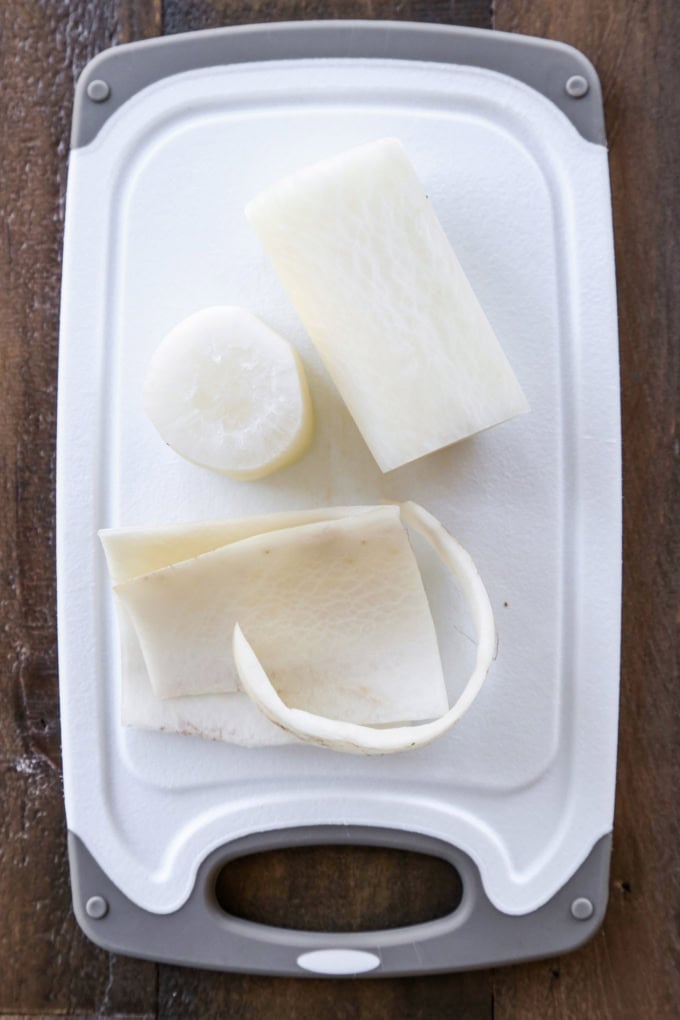 how to peel daikon