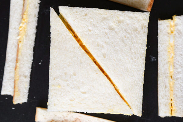 sandwich with crusts cut
