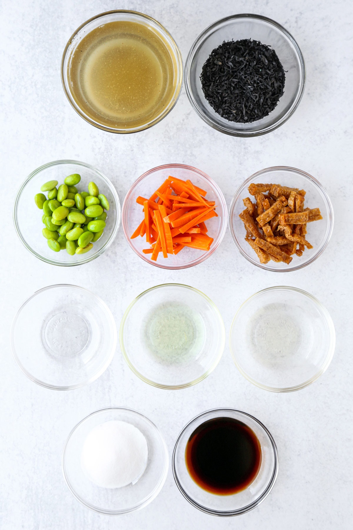 Ingredients for hijiki salada