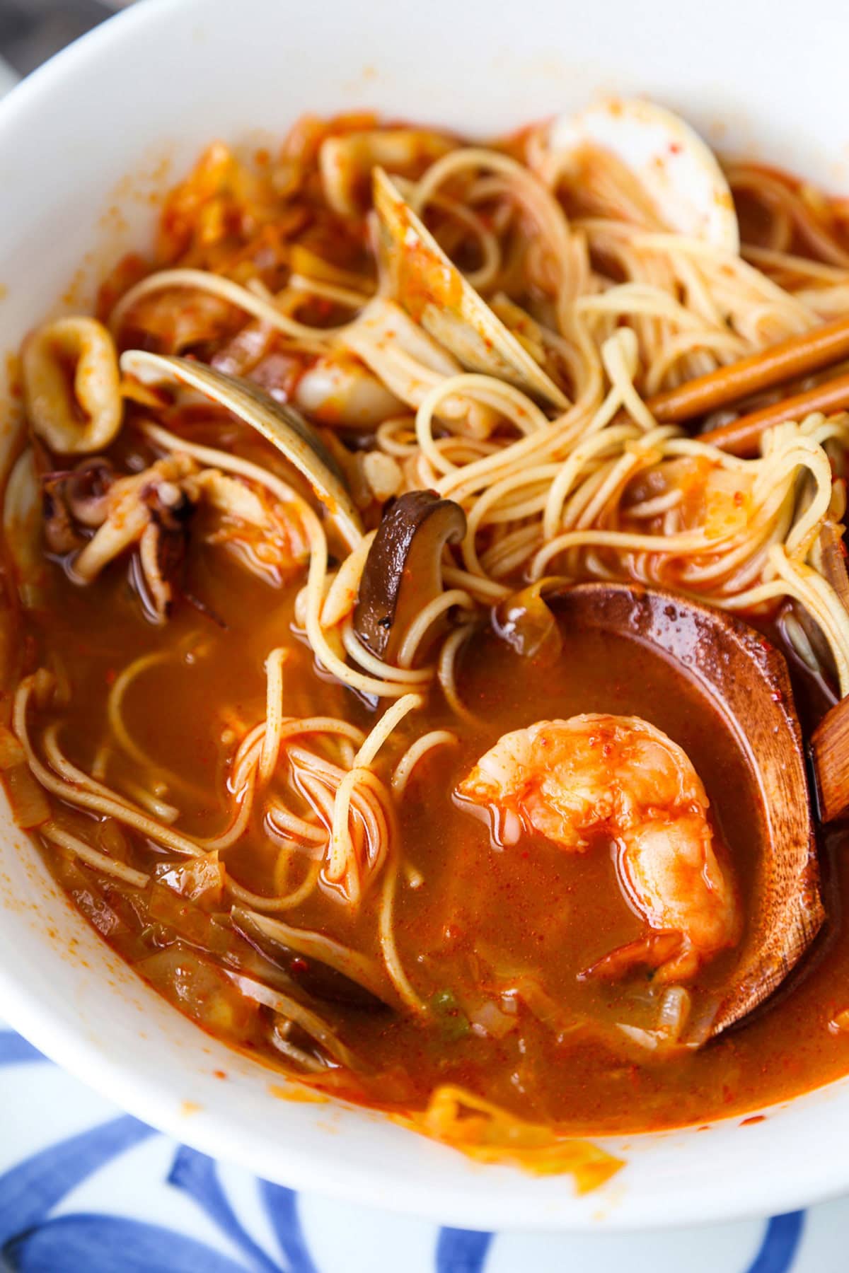 Jjamppong - Korean spicy seafood noodle soup