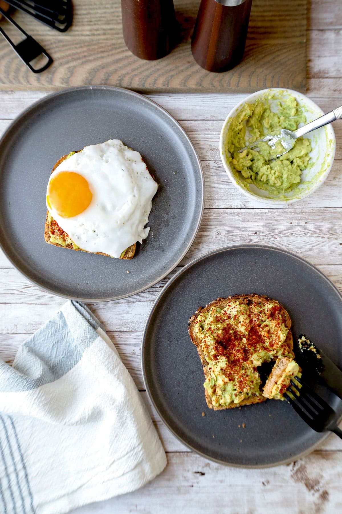 how to make avocado egg toast