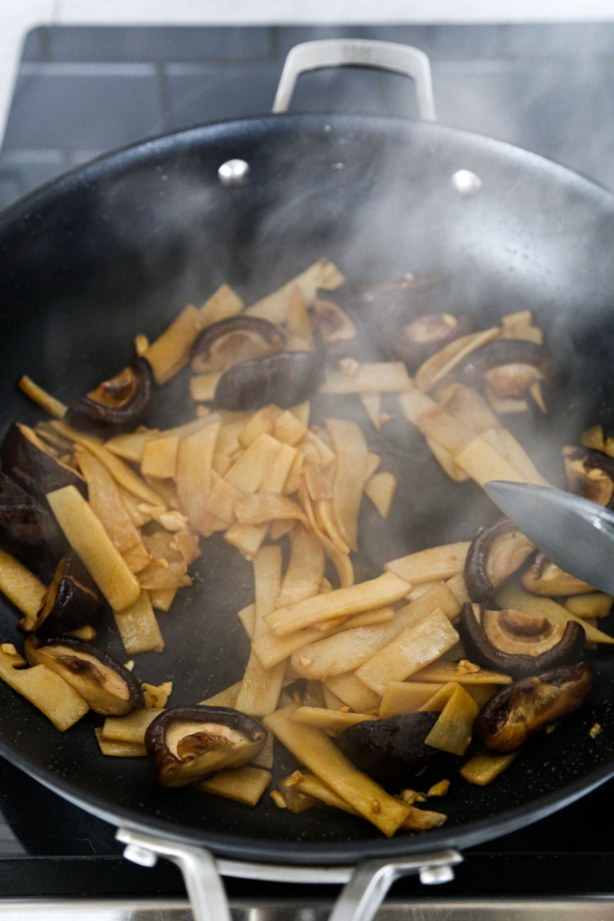 stir frying skillet