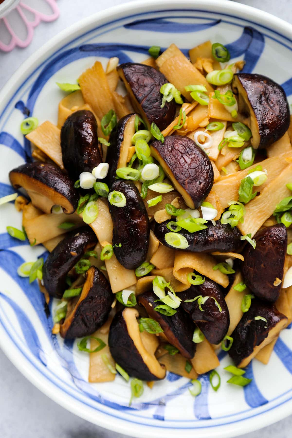 shiitake mushrooms bamboo on a plate