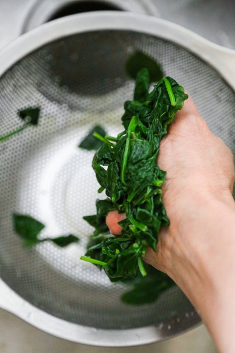 Korean Spinach Side Dish (Sigeumchi Namul) | Pickled Plum