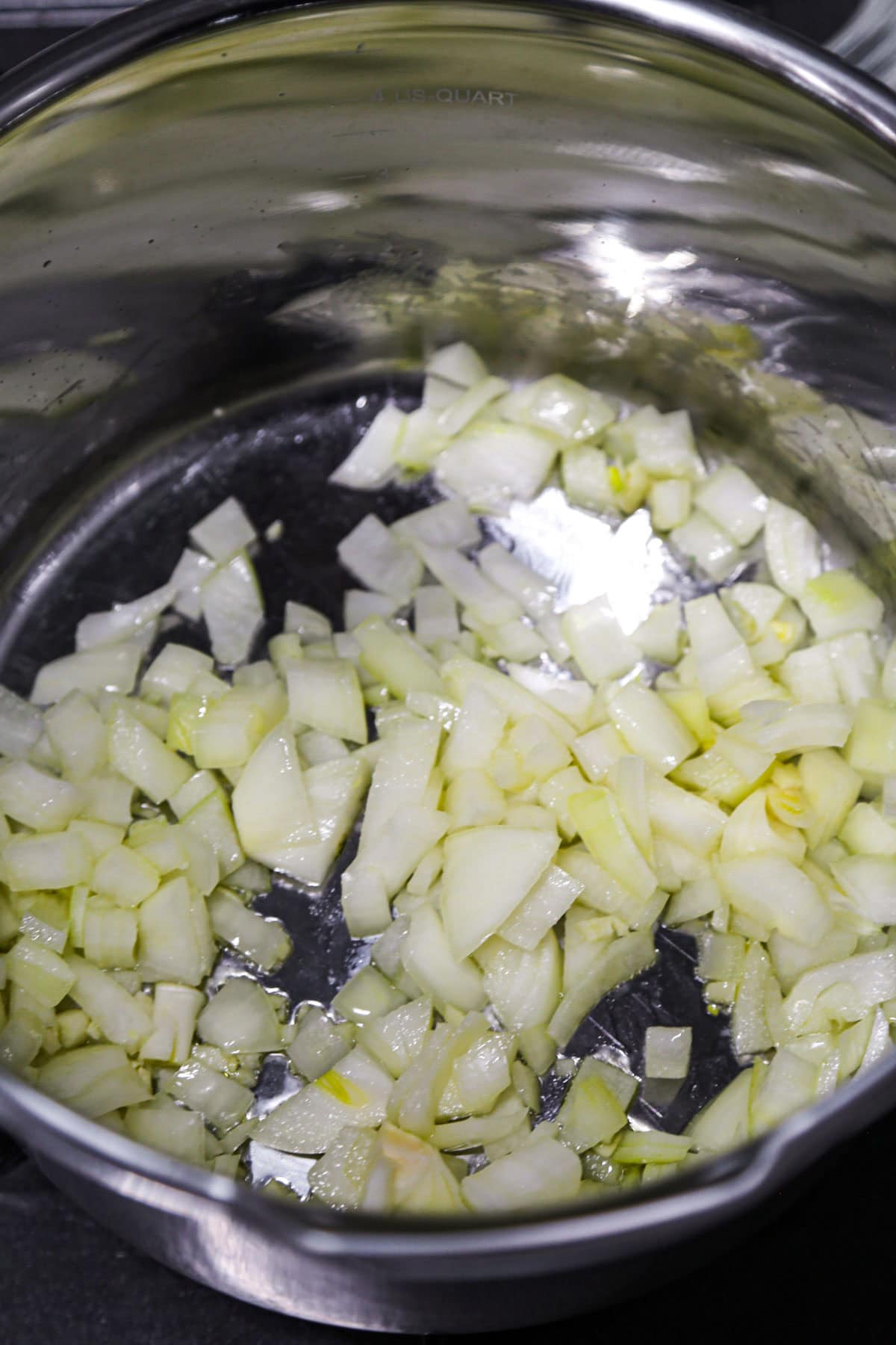 sliced onions