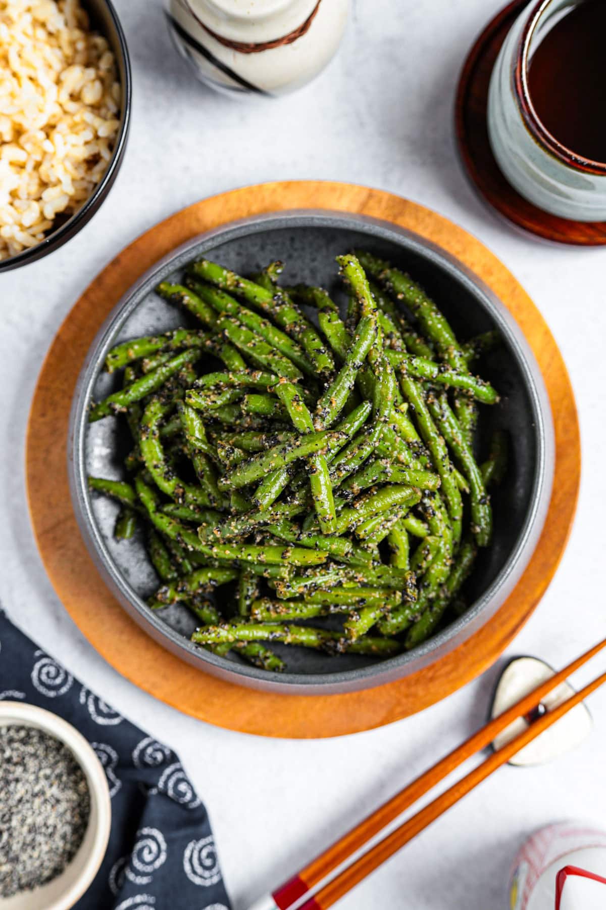 green beans with black sesame sauce